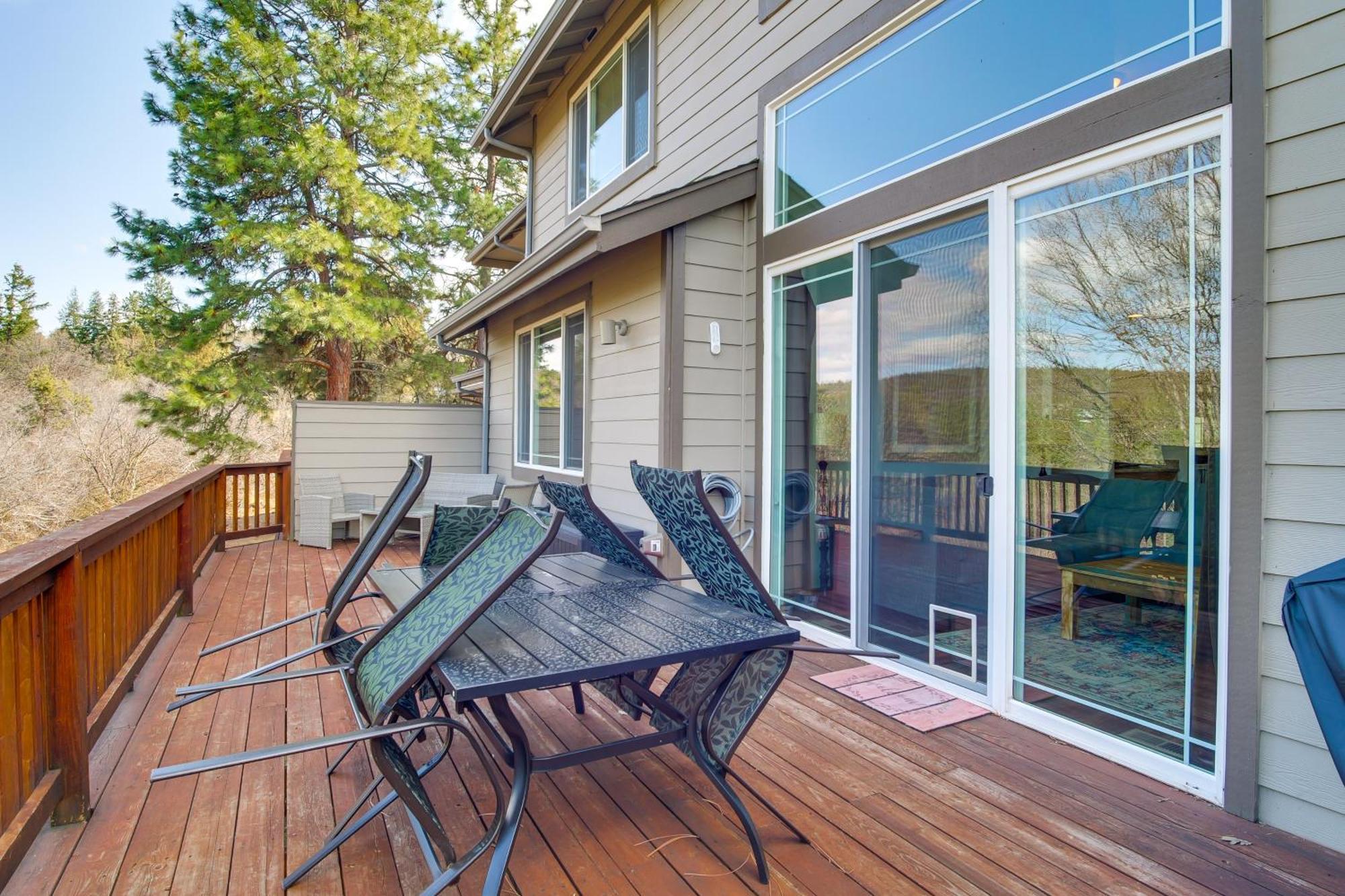 Klamath Falls Getaway With Pool And Hot Tub Access! Εξωτερικό φωτογραφία