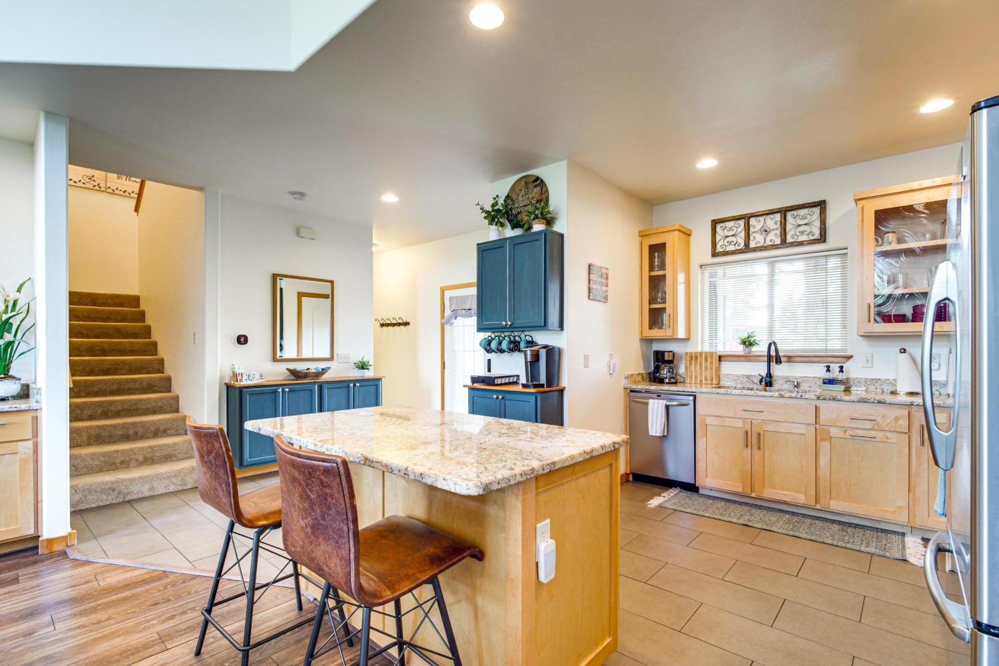 Klamath Falls Getaway With Pool And Hot Tub Access! Εξωτερικό φωτογραφία